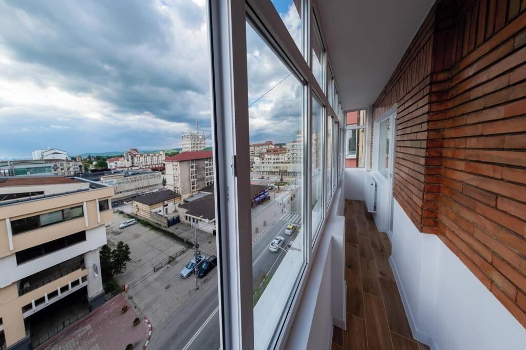 Studio With A View In City Center Targoviste Esterno foto